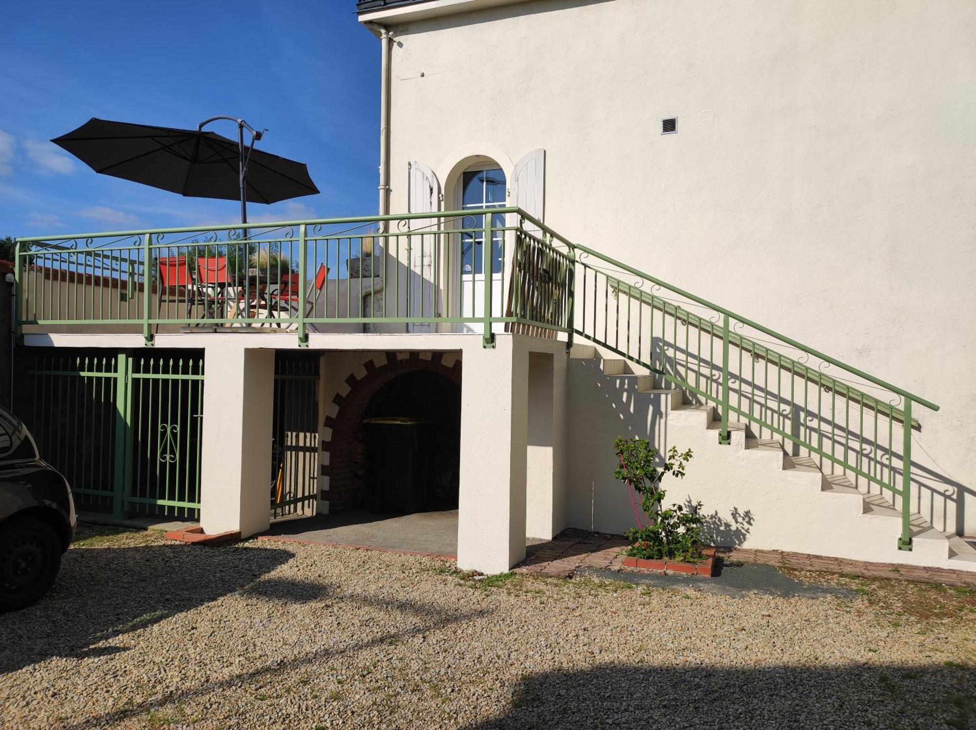 Lucriolla Hotel Oree-d'Anjou ภายนอก รูปภาพ