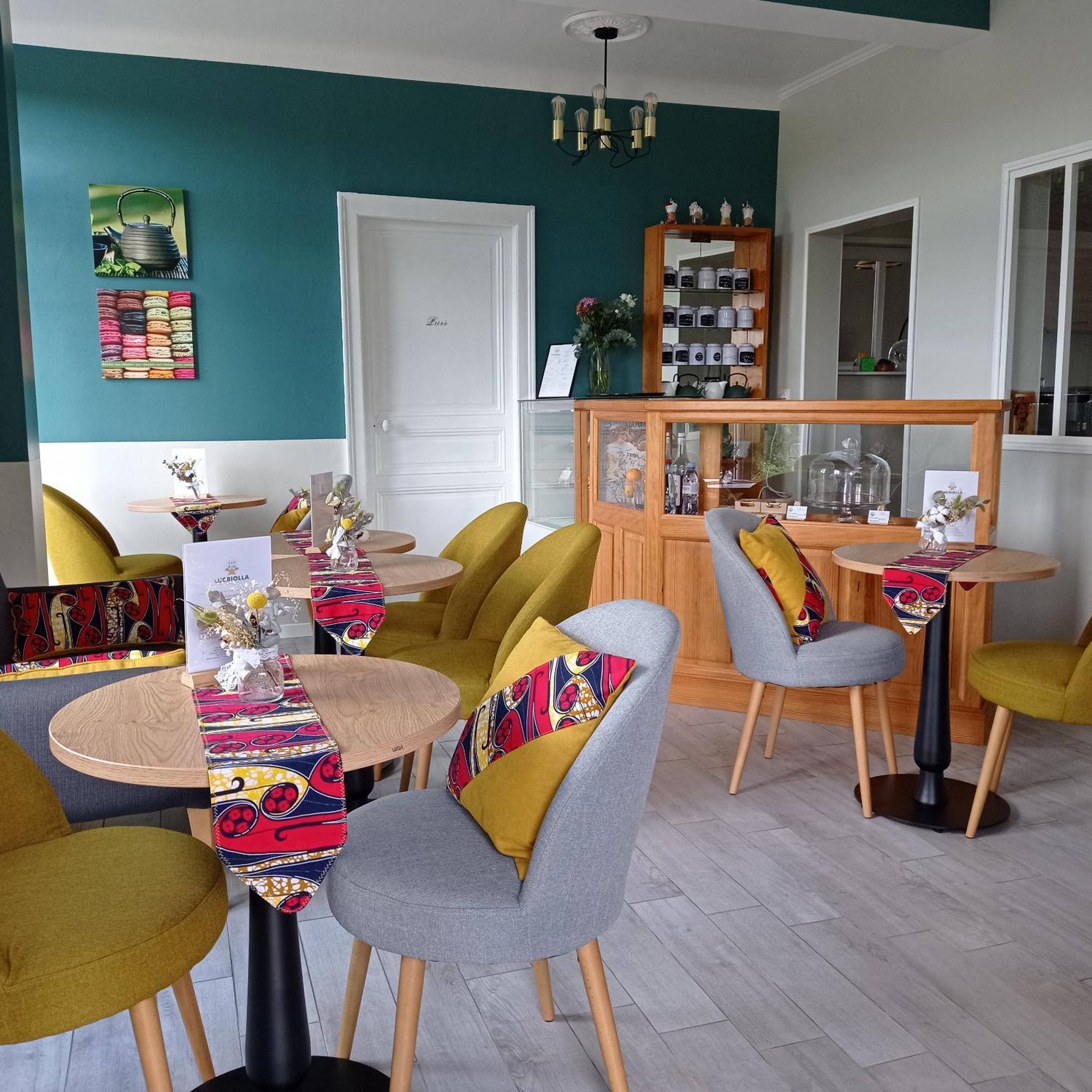 Lucriolla Hotel Oree-d'Anjou ภายนอก รูปภาพ